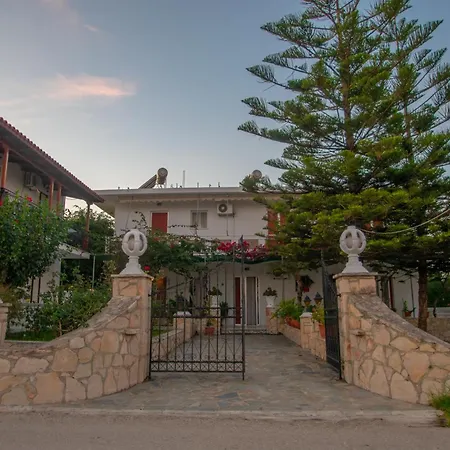 Avouris Apartmán
