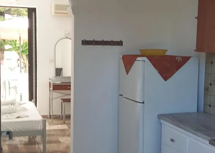 Avouris Apartament *